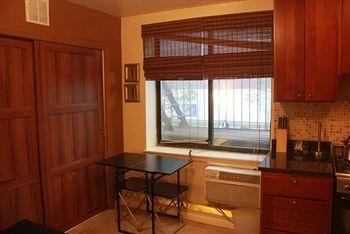 Serene Homes E25 Нью-Йорк Экстерьер фото